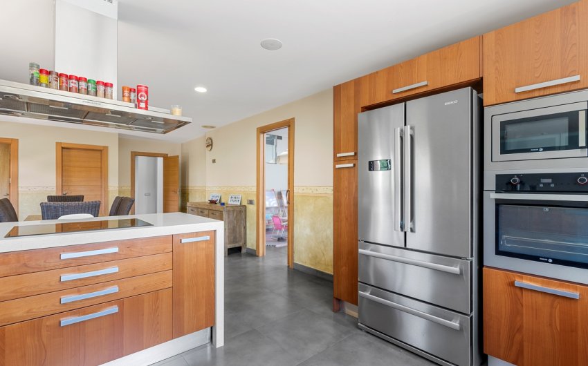 Herverkoop - Villa -
Elche