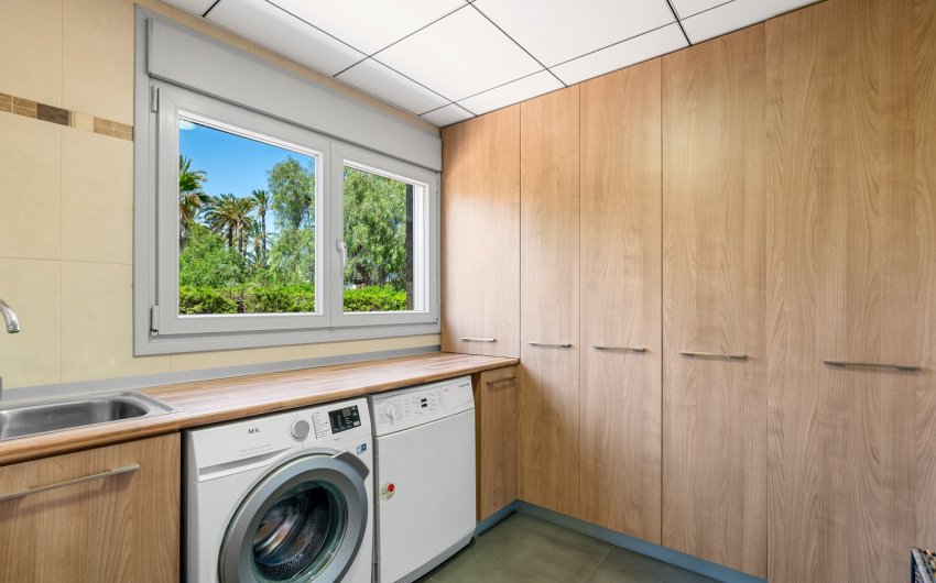 Herverkoop - Villa -
Elche