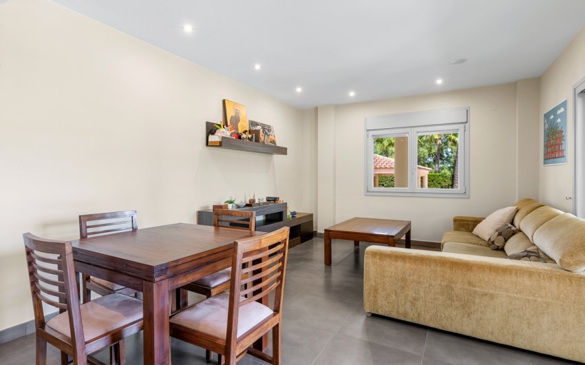 Herverkoop - Villa -
Elche