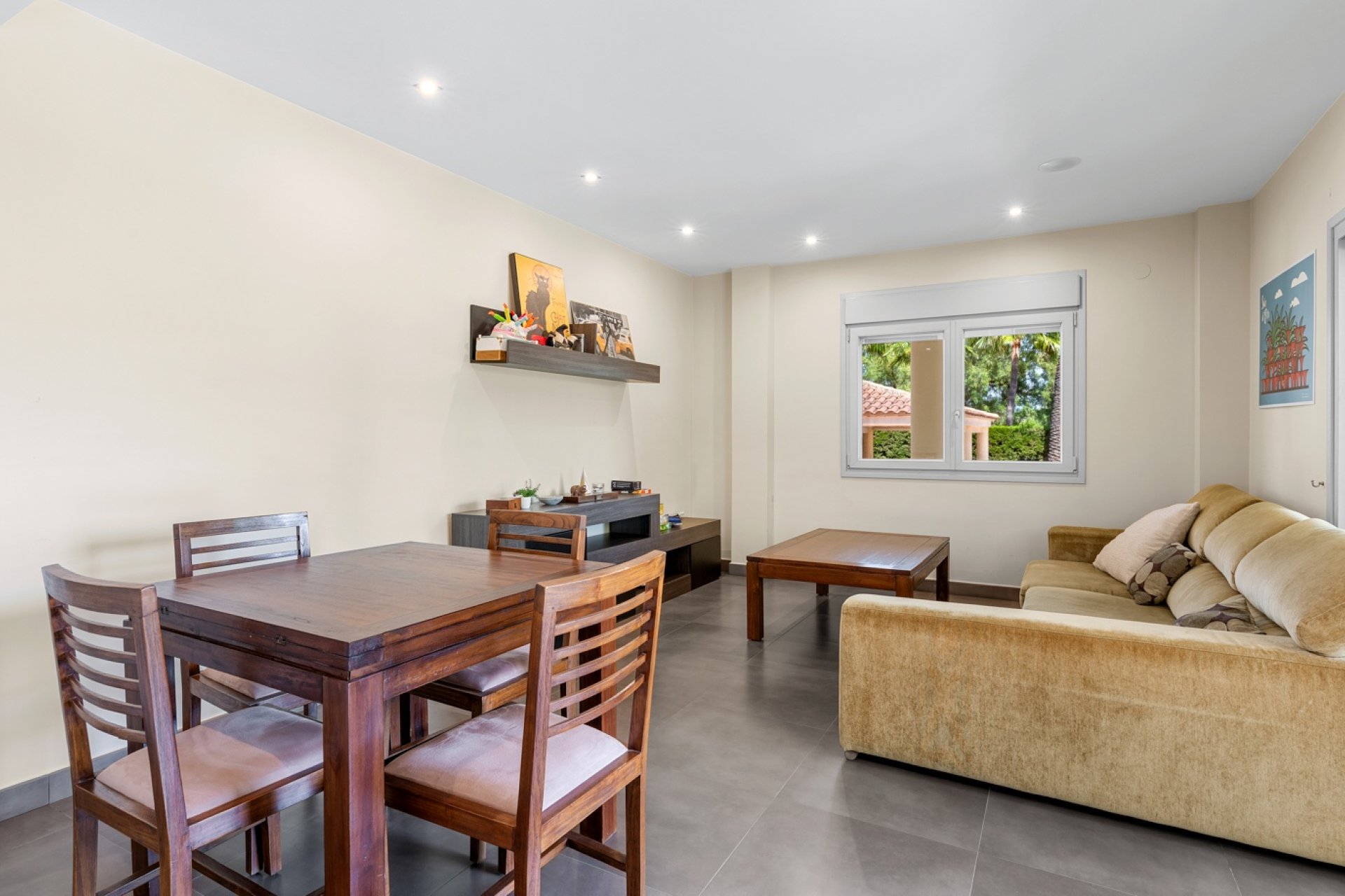 Herverkoop - Villa -
Elche