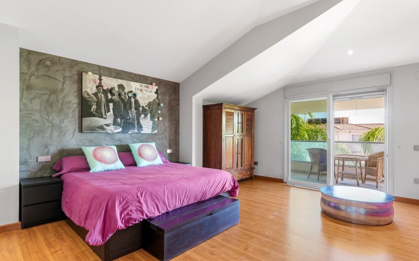 Herverkoop - Villa -
Elche