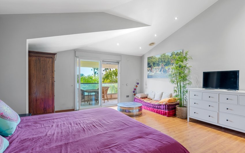 Herverkoop - Villa -
Elche