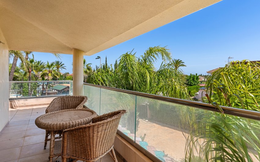 Herverkoop - Villa -
Elche