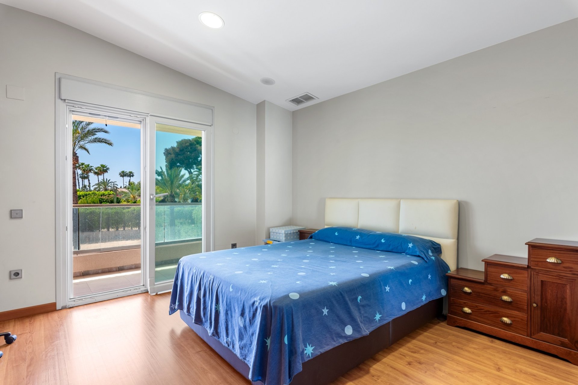 Herverkoop - Villa -
Elche