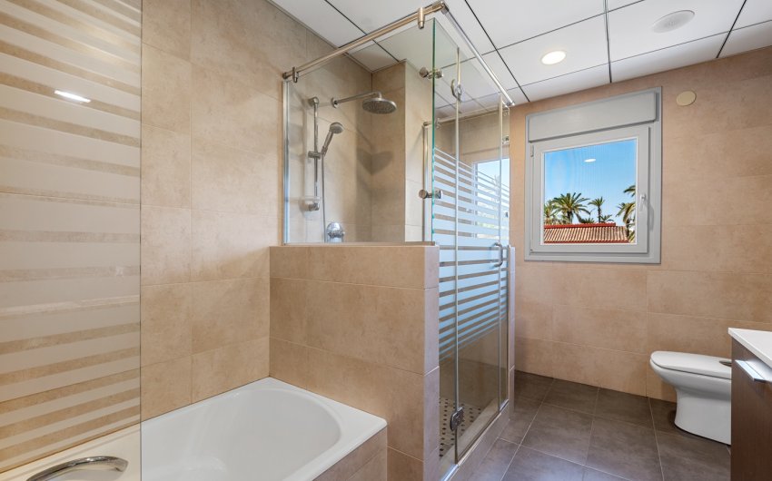 Herverkoop - Villa -
Elche