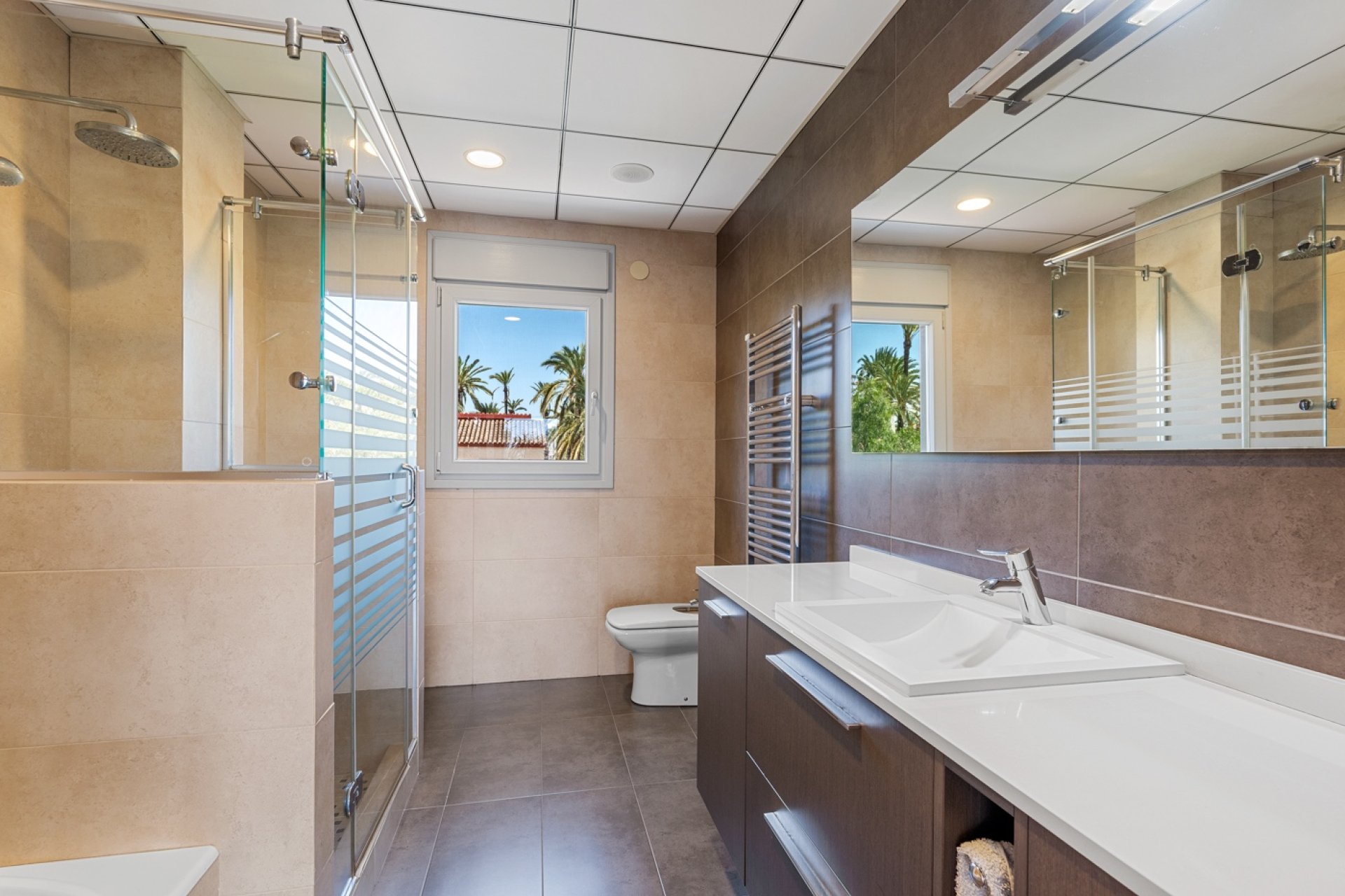 Herverkoop - Villa -
Elche