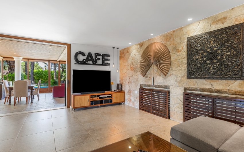 Herverkoop - Villa -
Elche