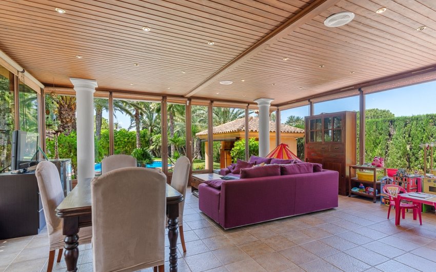 Herverkoop - Villa -
Elche