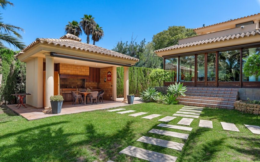 Herverkoop - Villa -
Elche