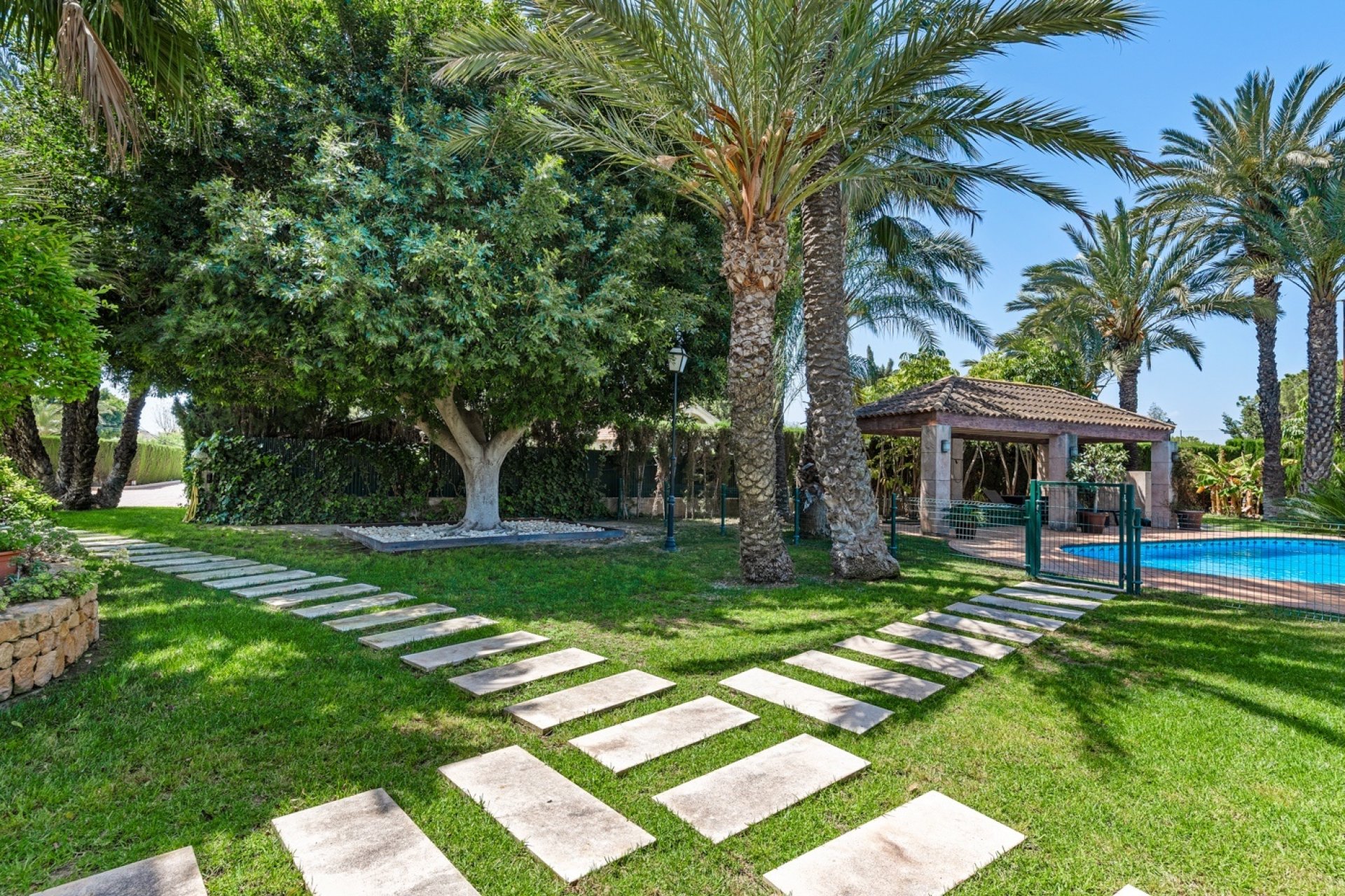 Herverkoop - Villa -
Elche