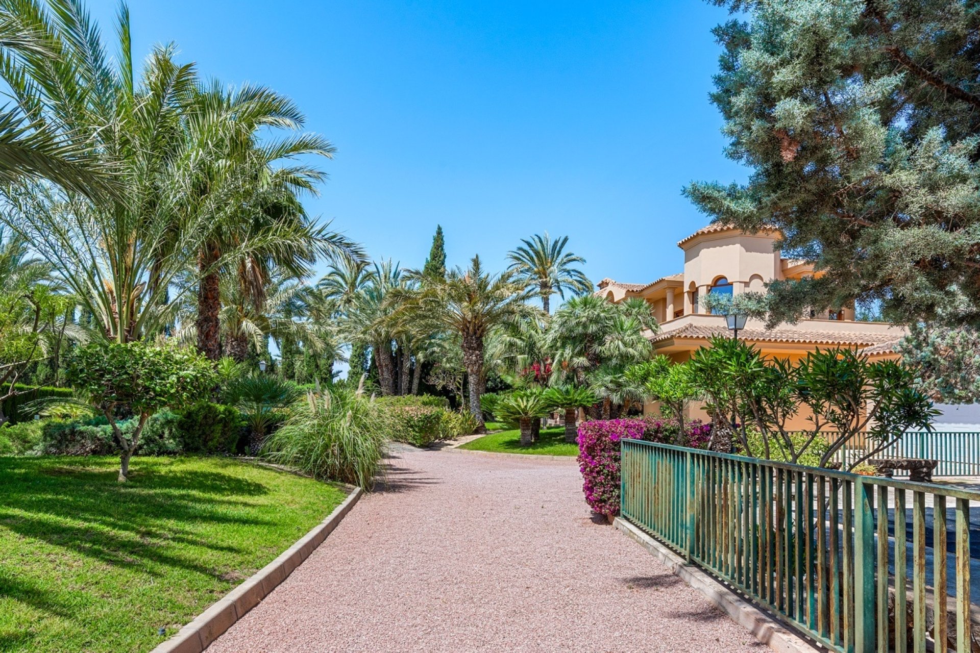 Herverkoop - Villa -
Elche