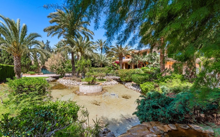 Herverkoop - Villa -
Elche