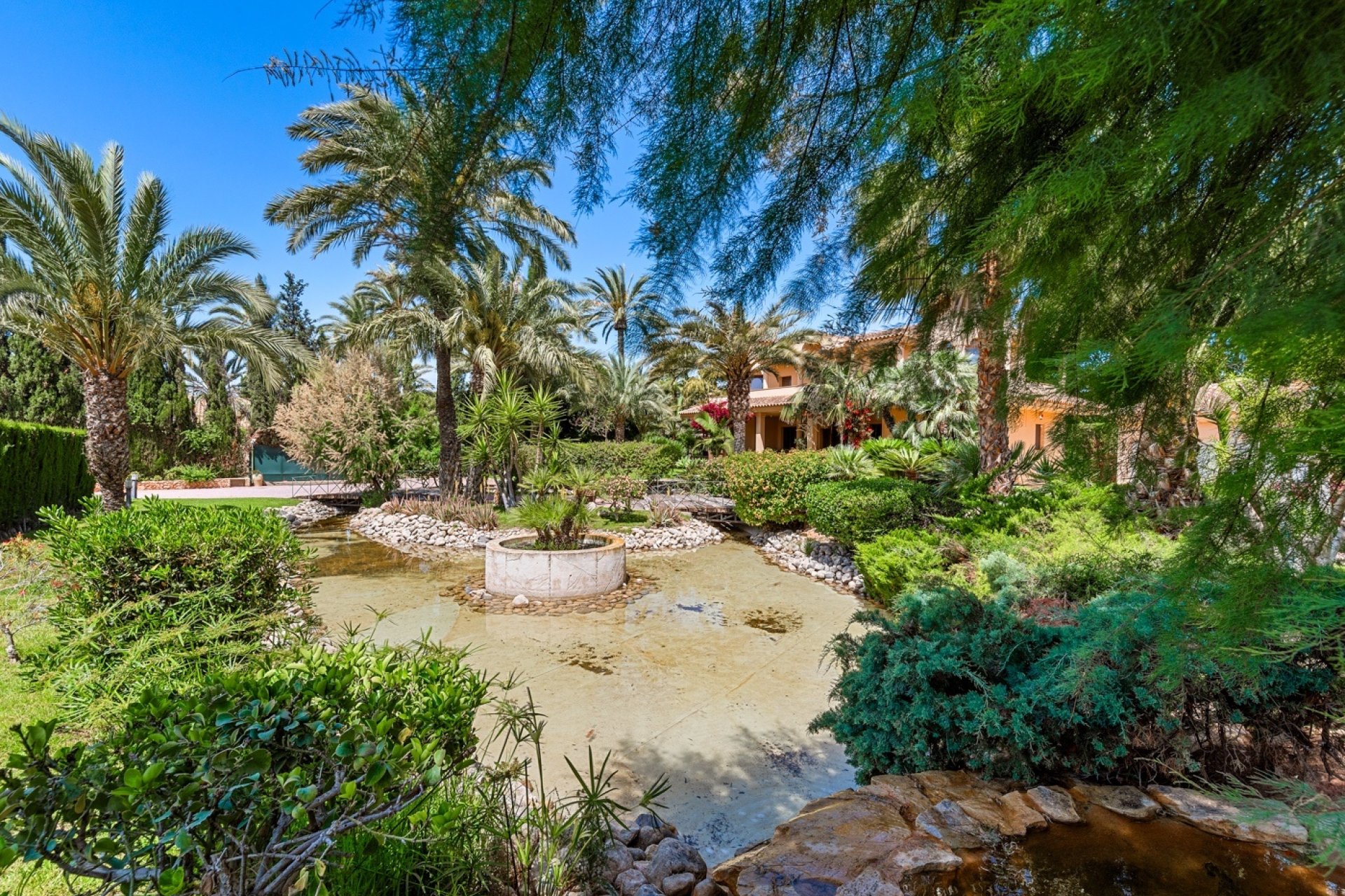 Herverkoop - Villa -
Elche