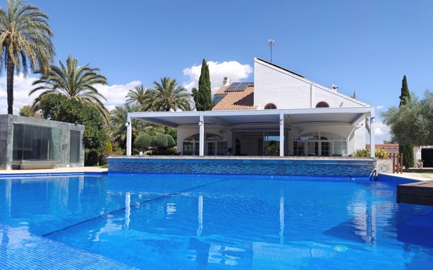 Herverkoop - Villa -
Elche