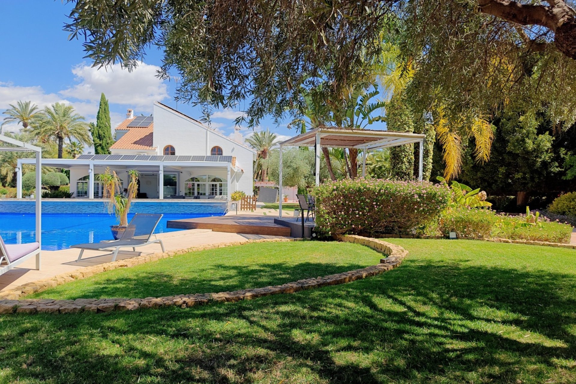 Herverkoop - Villa -
Elche