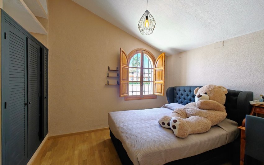 Herverkoop - Villa -
Elche