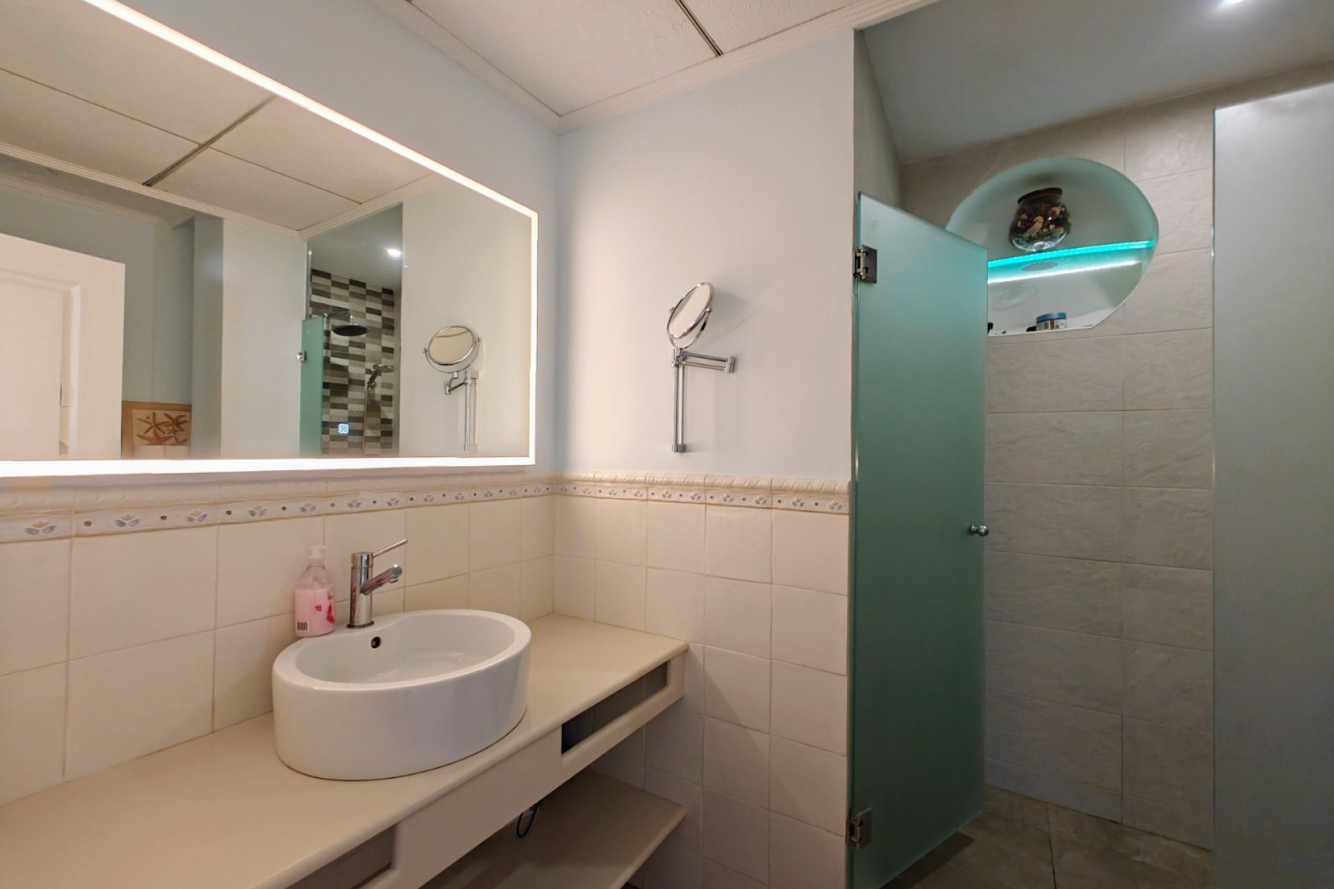 Herverkoop - Villa -
Elche