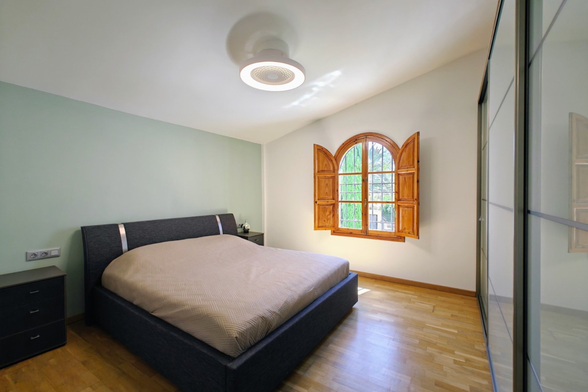 Herverkoop - Villa -
Elche