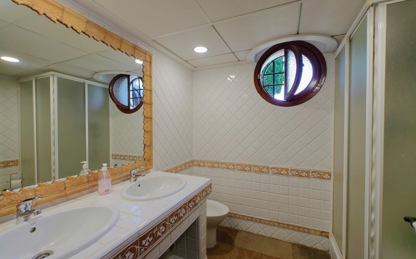 Herverkoop - Villa -
Elche