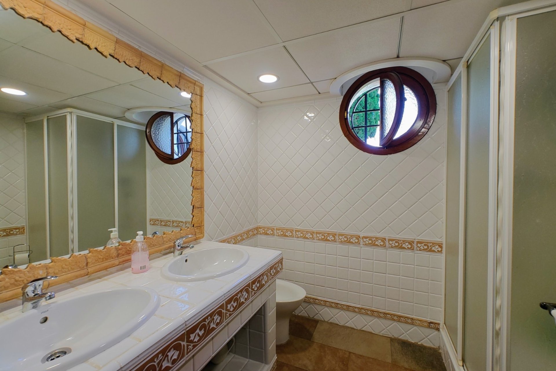 Herverkoop - Villa -
Elche