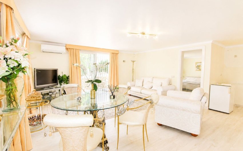 Herverkoop - Villa -
Elviria - Costa del Sol