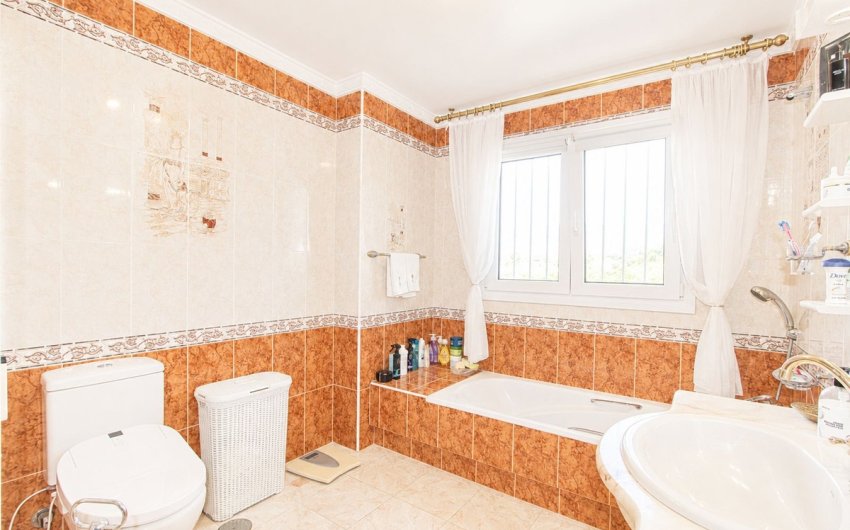 Herverkoop - Villa -
Elviria - Costa del Sol