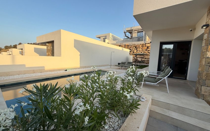 Herverkoop - Villa -
Finestrat