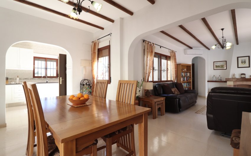 Herverkoop - Villa -
Formentera del Segura - Euroroda