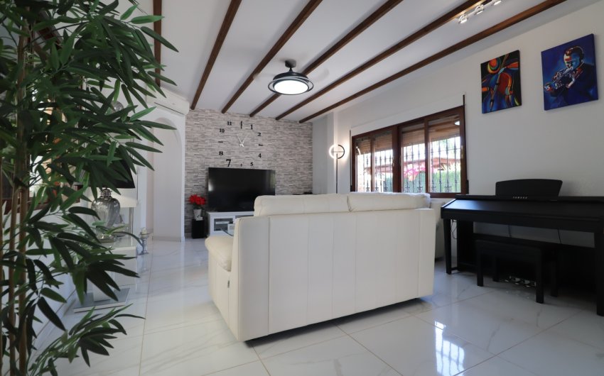 Herverkoop - Villa -
Formentera del Segura - Fincas de La Vega
