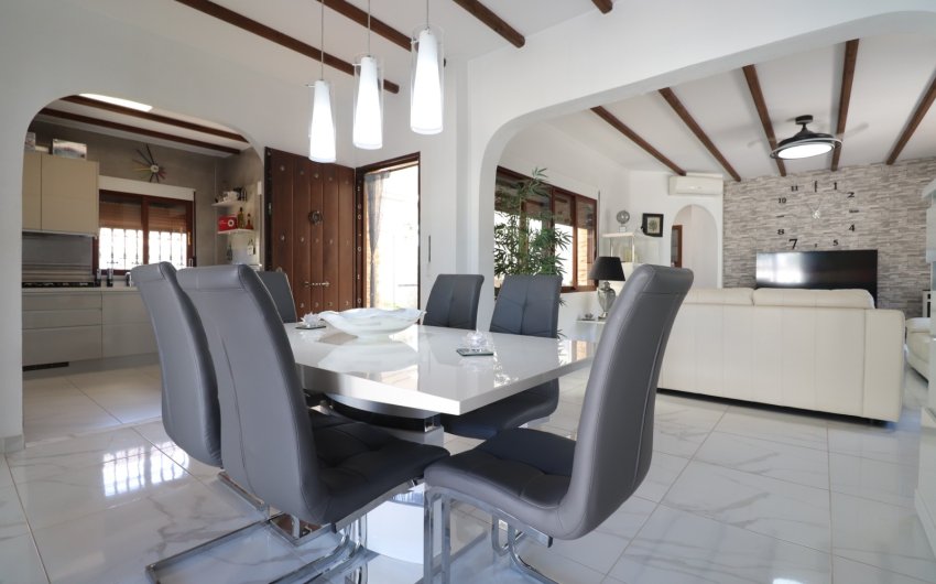 Herverkoop - Villa -
Formentera del Segura - Fincas de La Vega
