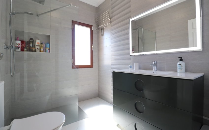 Herverkoop - Villa -
Formentera del Segura - Fincas de La Vega
