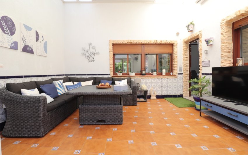 Herverkoop - Villa -
Formentera del Segura - Fincas de La Vega