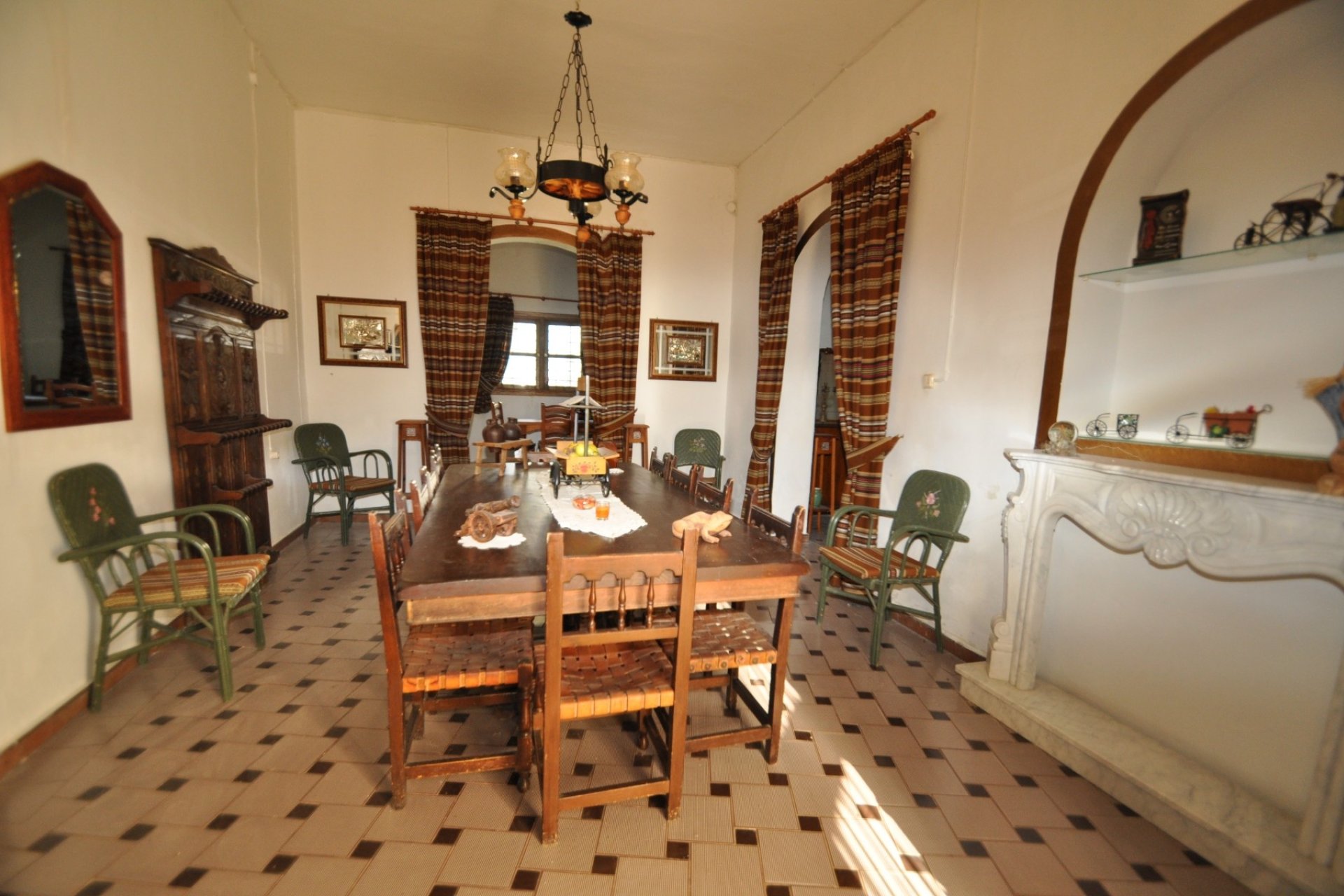 Herverkoop - Villa -
Fortuna - Inland