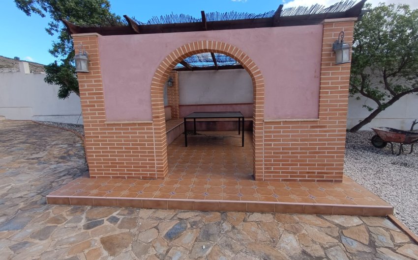 Herverkoop - Villa -
Fortuna