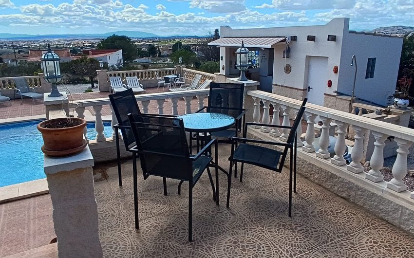 Herverkoop - Villa -
Fortuna