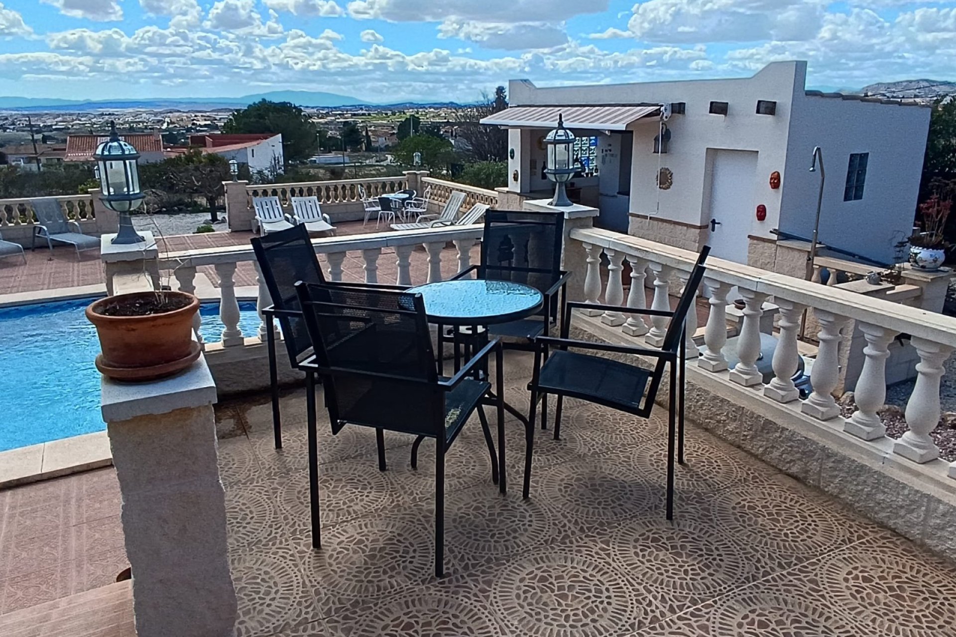 Herverkoop - Villa -
Fortuna