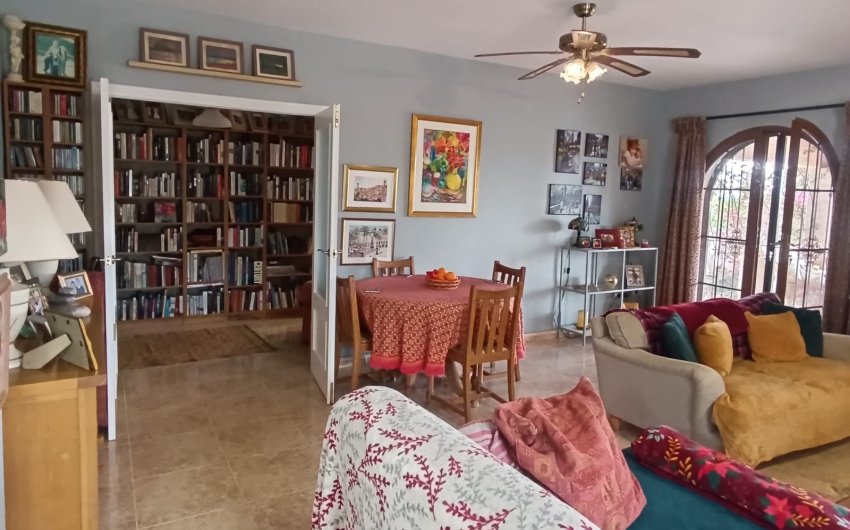 Herverkoop - Villa -
Fortuna