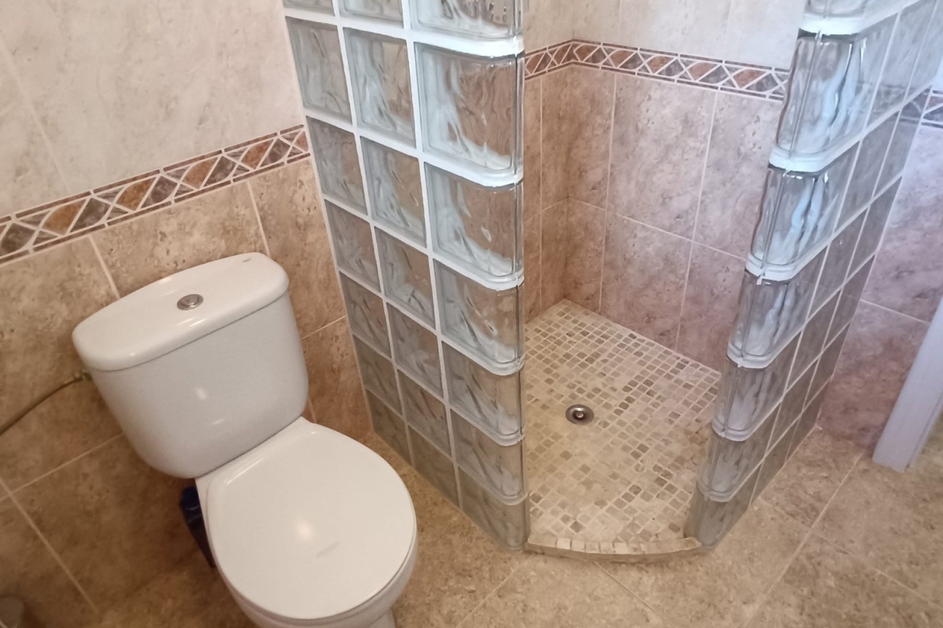 Herverkoop - Villa -
Fortuna