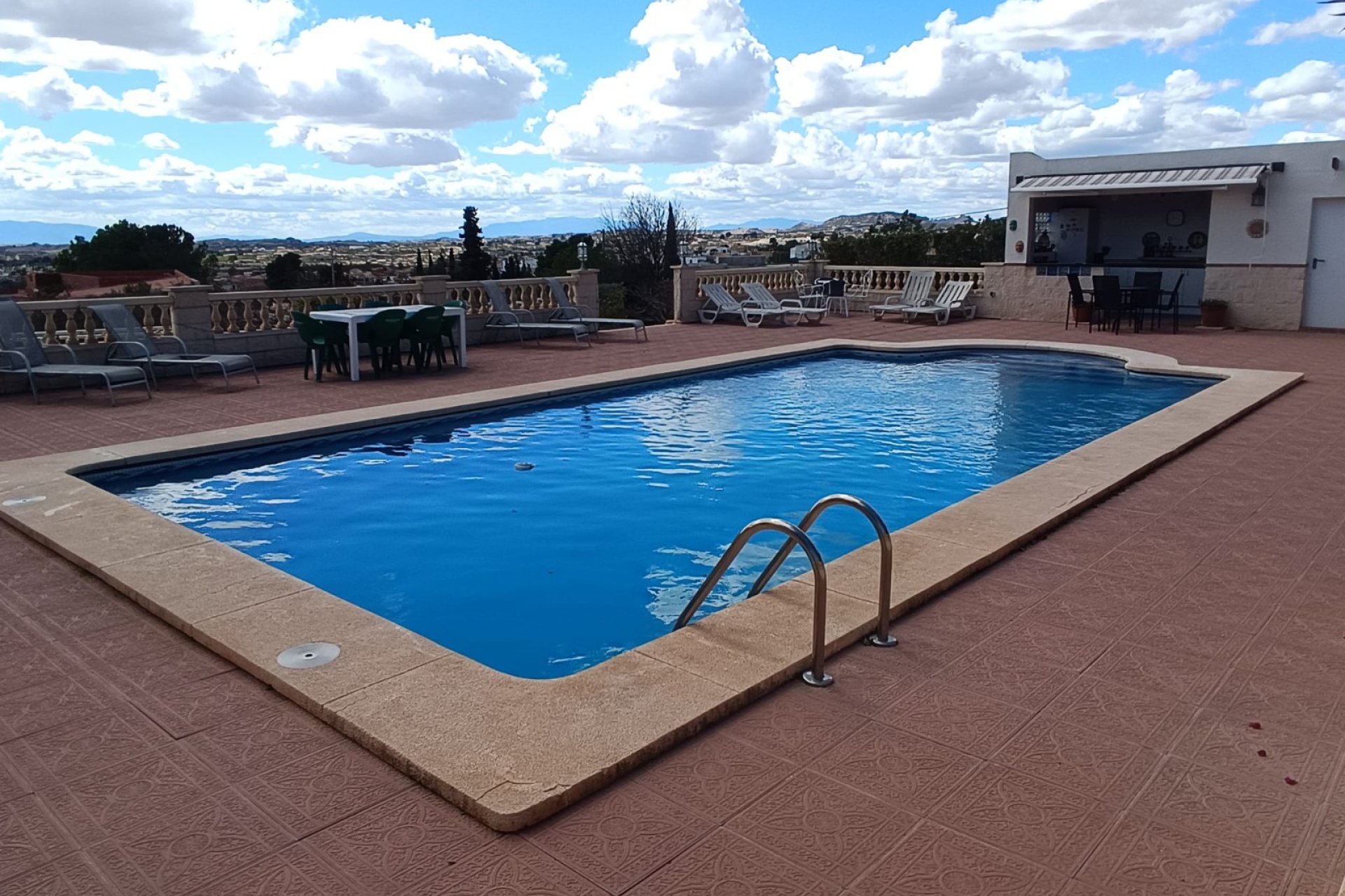 Herverkoop - Villa -
Fortuna