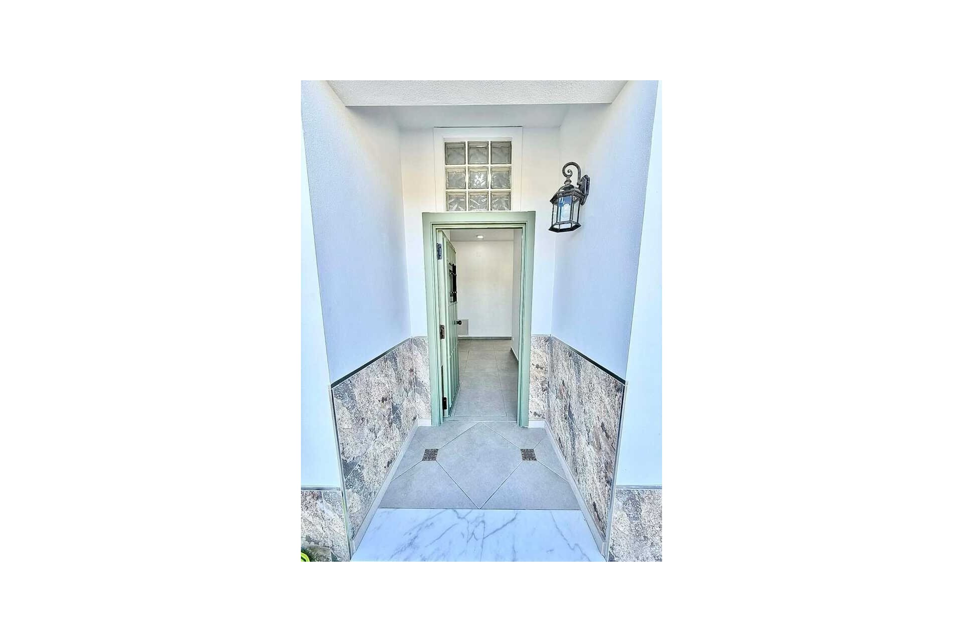 Herverkoop - Villa -
Fortuna