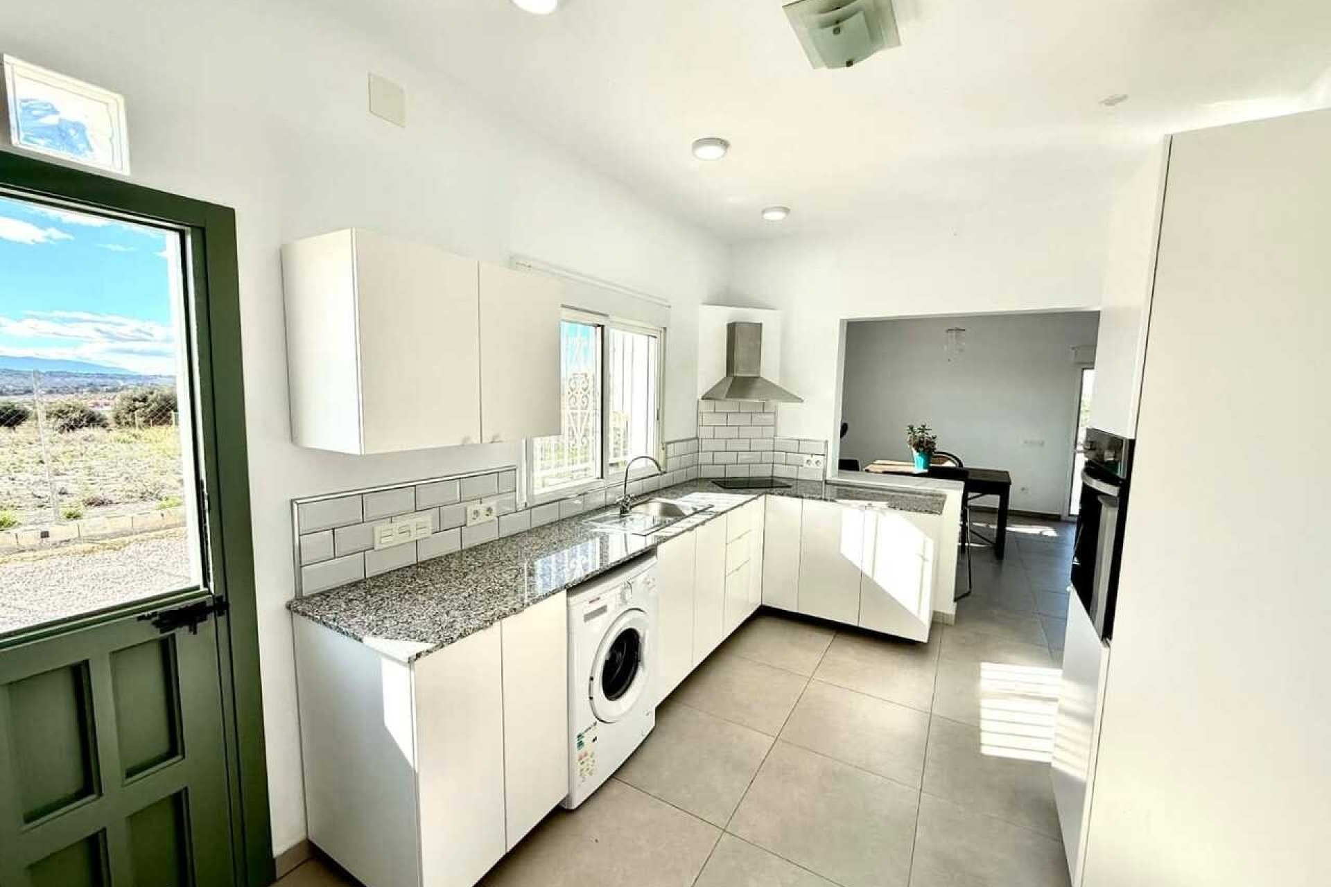 Herverkoop - Villa -
Fortuna