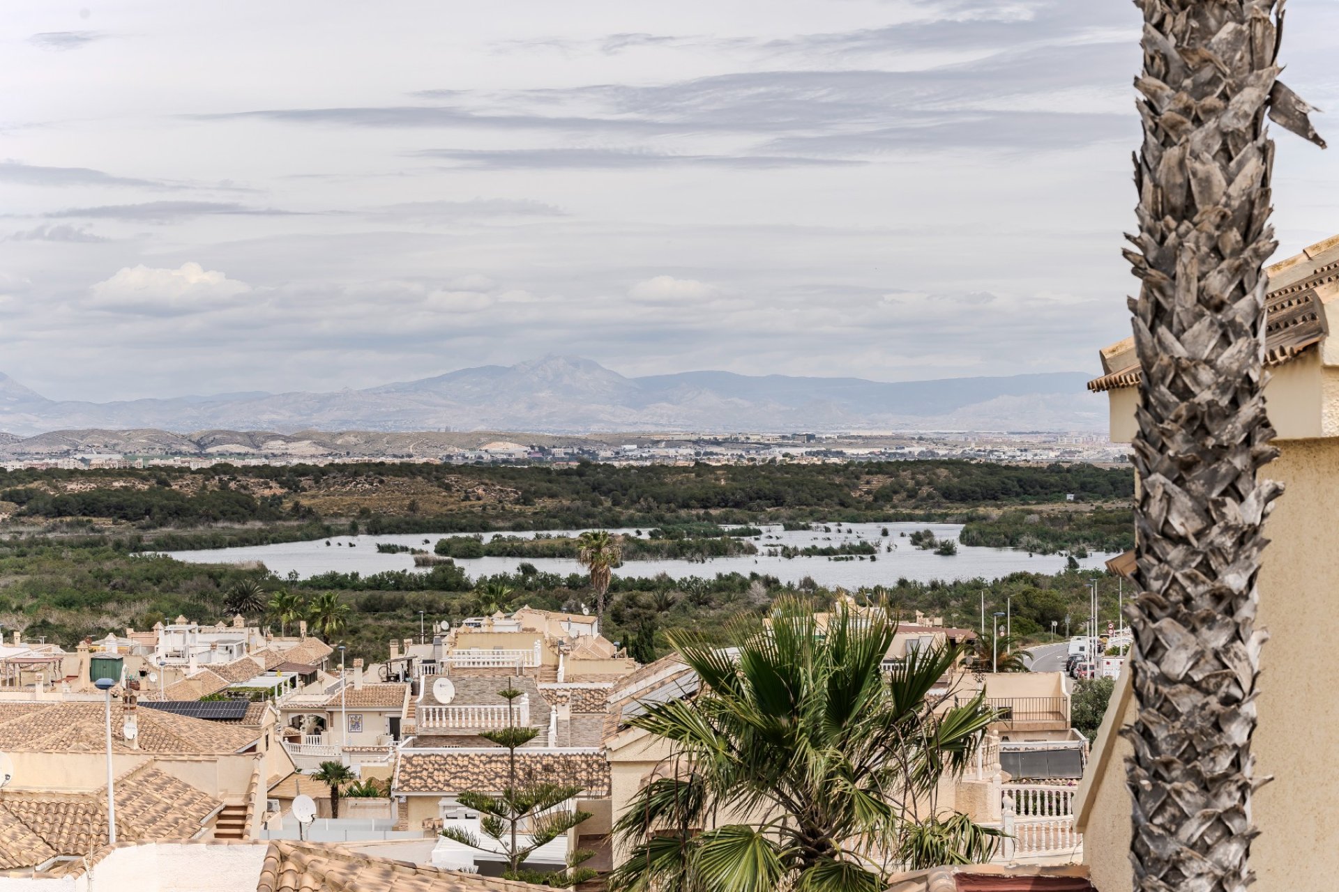 Herverkoop - Villa -
Gran Alacant - Monte y Mar