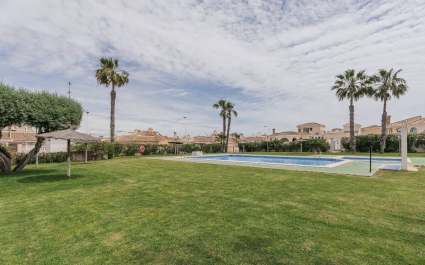 Herverkoop - Villa -
Gran Alacant - Monte y Mar