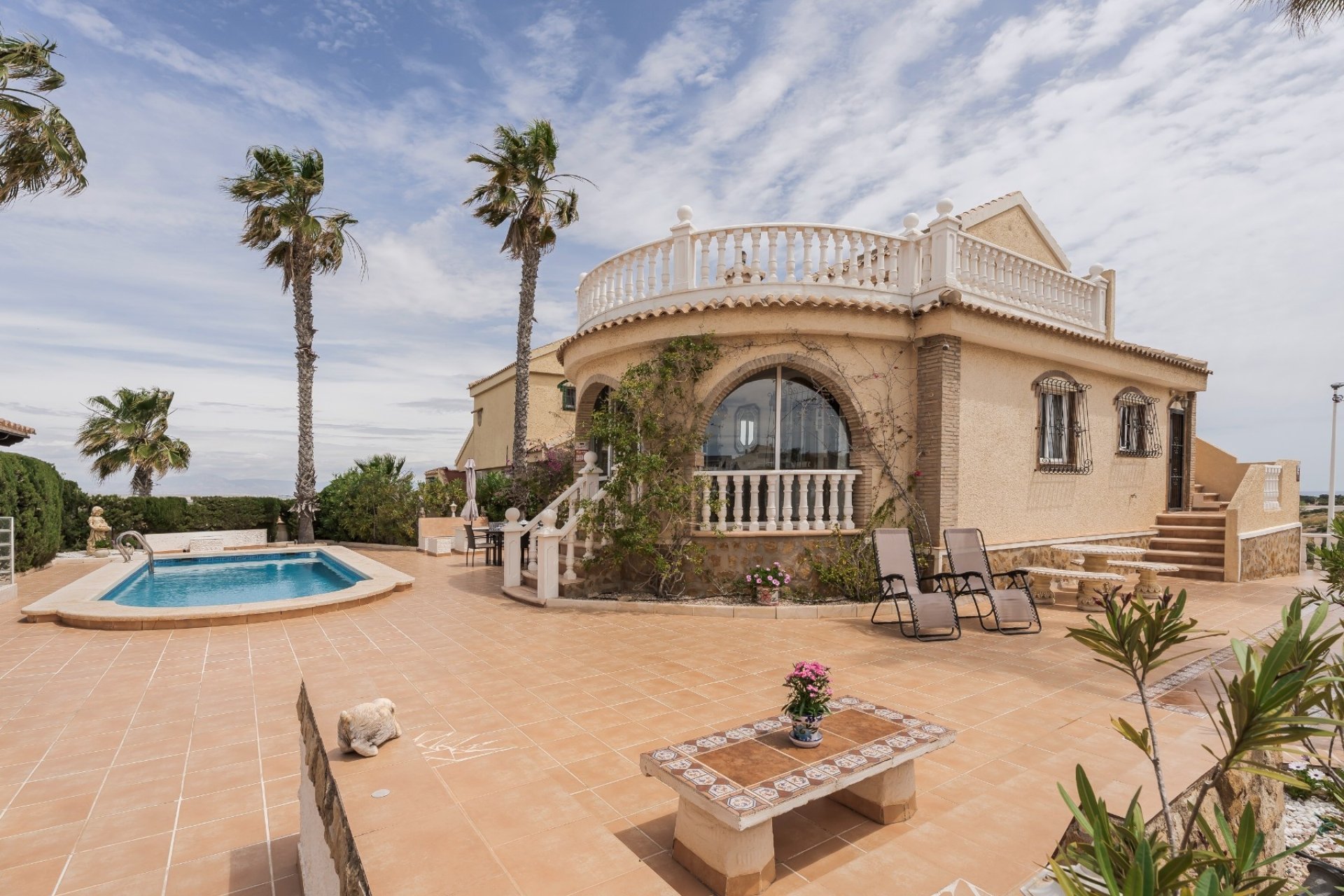 Herverkoop - Villa -
Gran Alacant - Monte y Mar