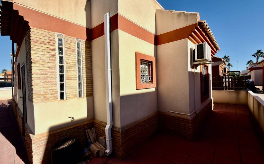 Herverkoop - Villa -
Guardamar del Segura - El Raso