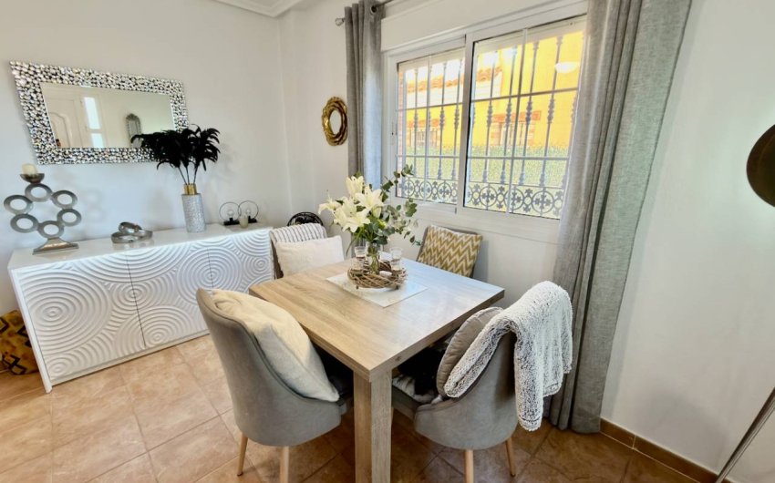 Herverkoop - Villa -
Guardamar del Segura - El Raso