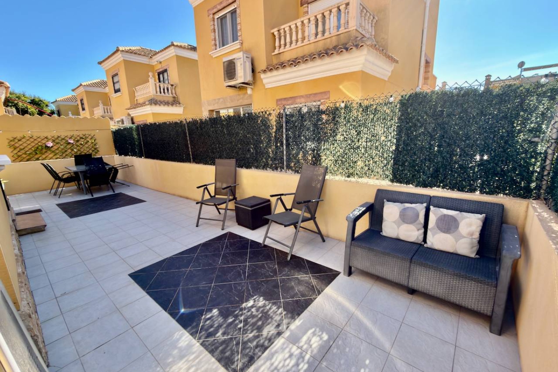 Herverkoop - Villa -
Guardamar del Segura - El Raso