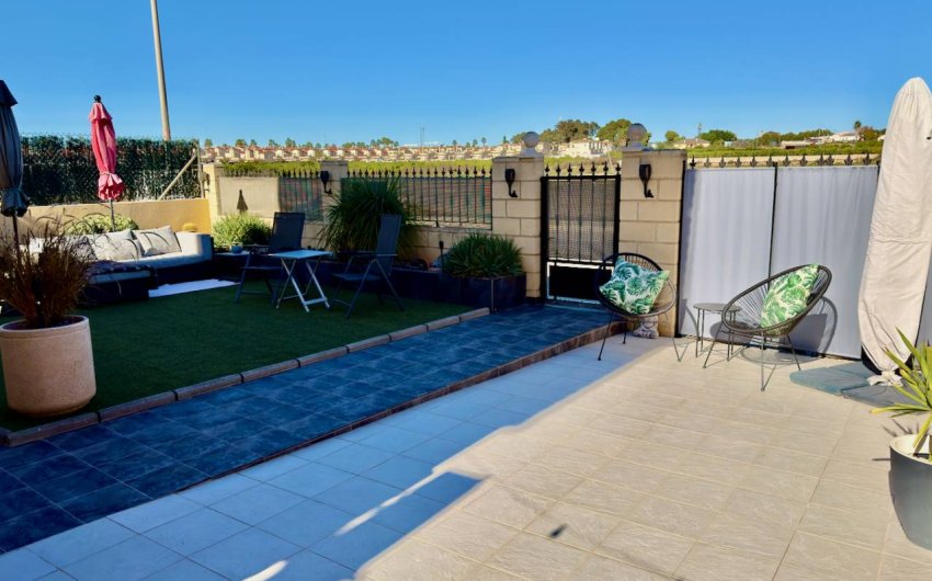 Herverkoop - Villa -
Guardamar del Segura - El Raso