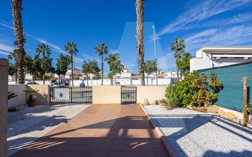 Herverkoop - Villa -
Guardamar del Segura - El Raso