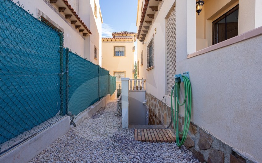 Herverkoop - Villa -
Guardamar del Segura - El Raso